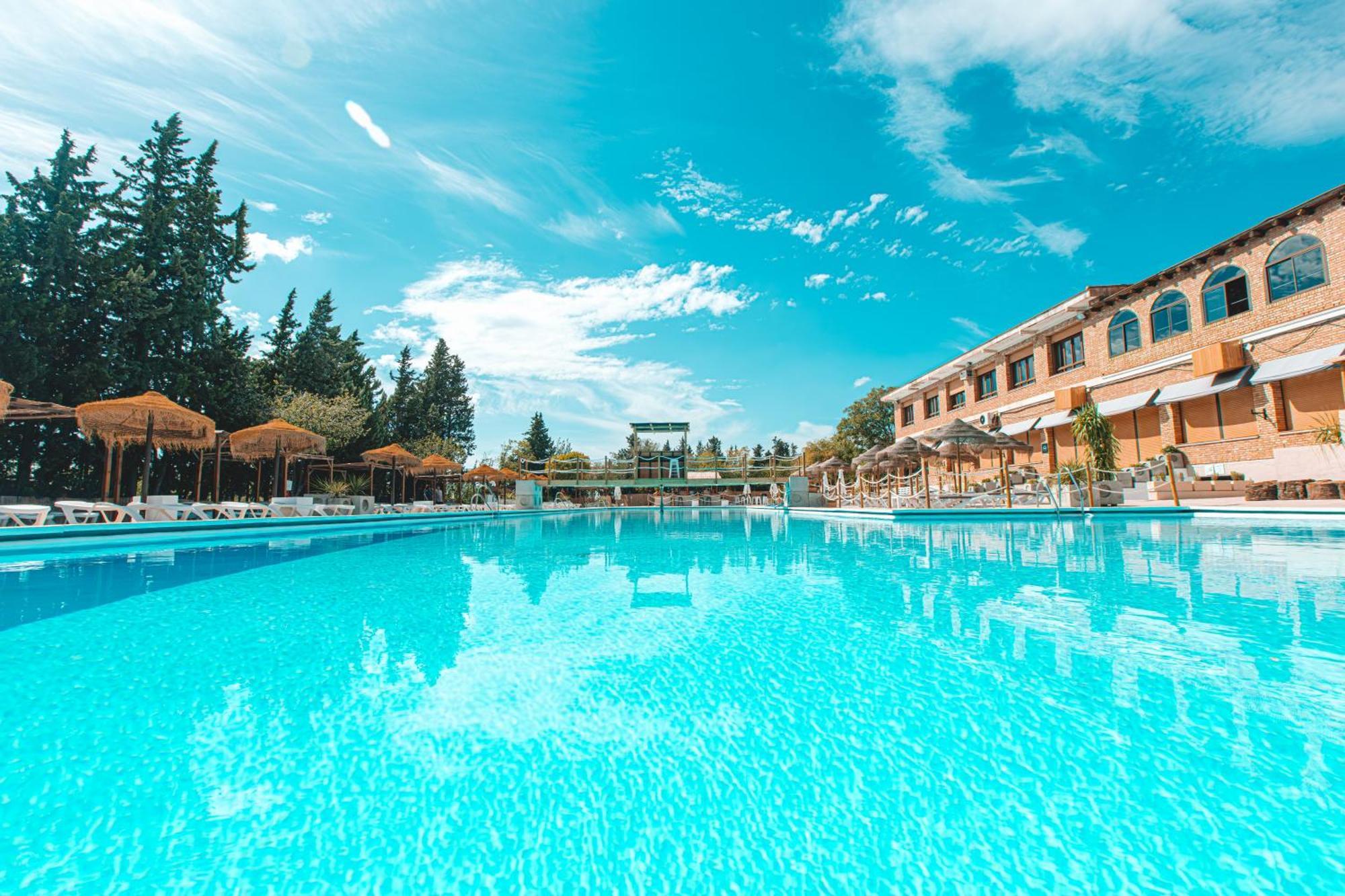 Camping & Bungalows Suspiro Del Moro Otura 외부 사진